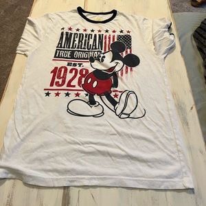Mens Mickey Mouse tee shirt size medium